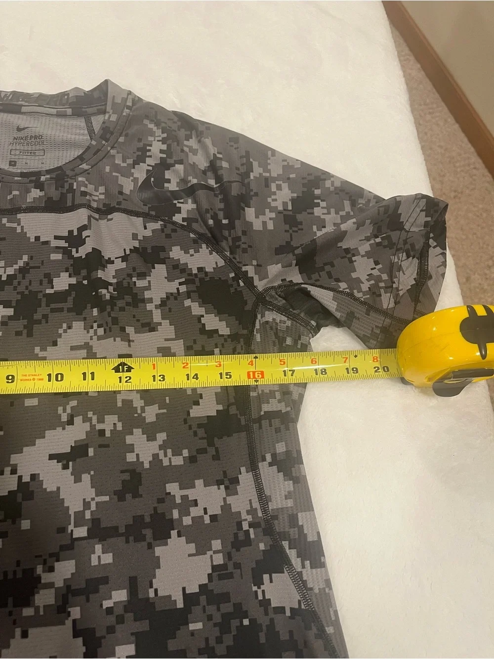 Nike Pro Hypercool Fitted Digital Camo Short Sleeve Shirt - Medium